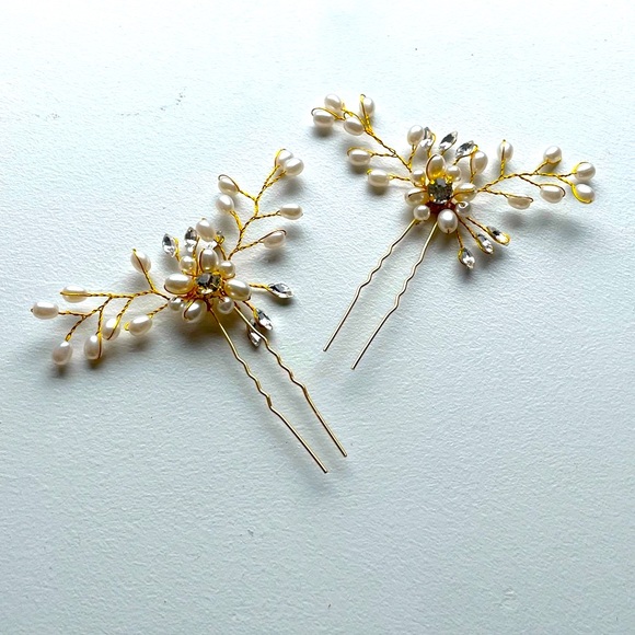Beautiful 2 Piece Wedding Hairpins - Picture 2 of 7